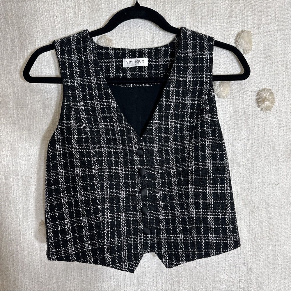 Vestique Monochrome Plaid Vest